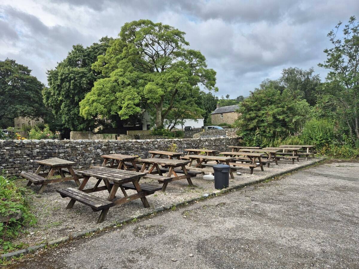 YORKSHIRE DALES - GRADE II LISTED PUBLIC HOUSE IN CHOCOLATE BOX LOCATION Photo 13
