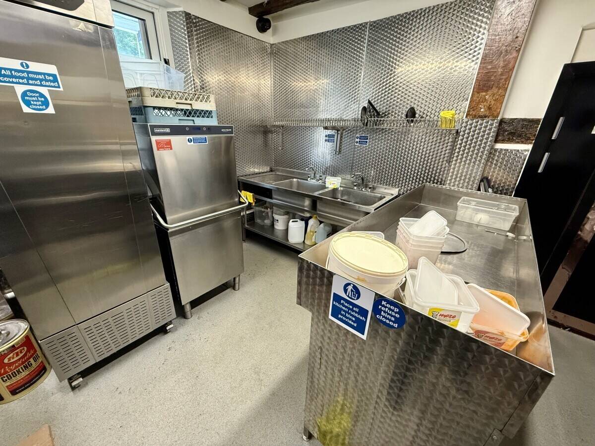 Restaurant, Cocktail Bar & Shisha Lounge with Flats above for Sale in Buckinghamshire