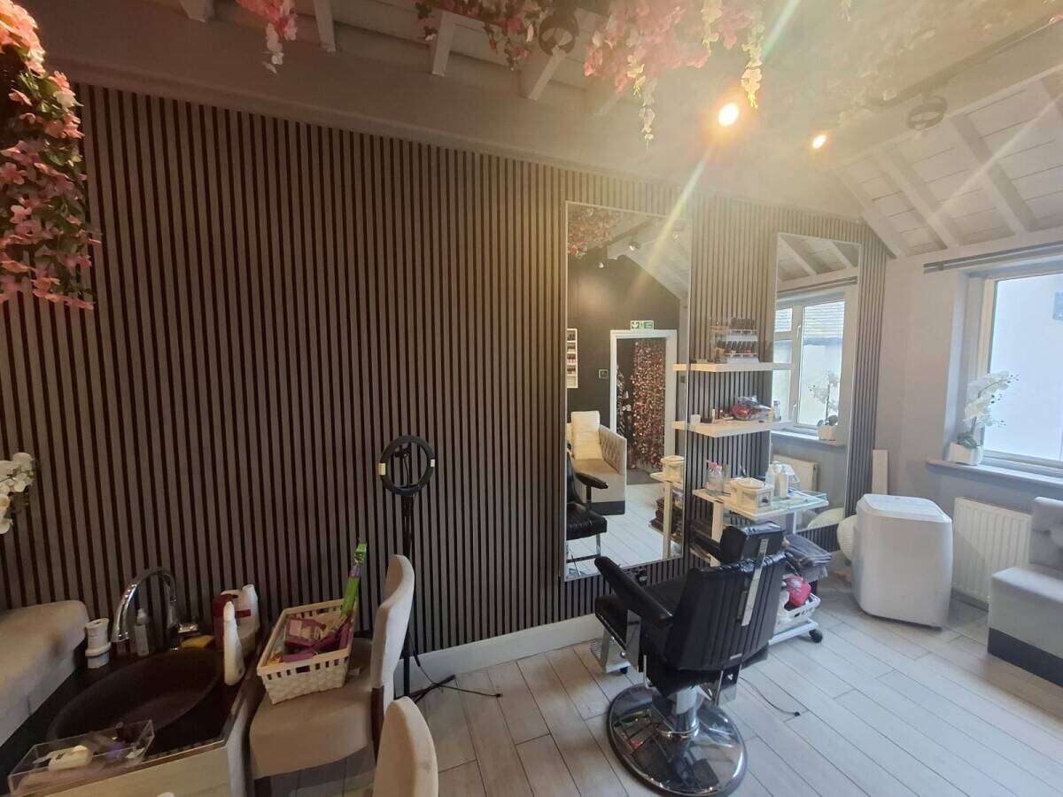 Beauty clinic for sale in harrow Photo 13