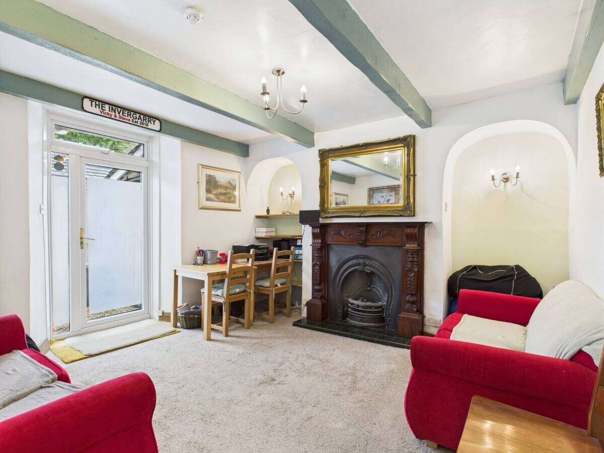 Superb  opportunity to acquire a 6 bed/6 bath & 1 bed annex guest house in Windermere Photo 13