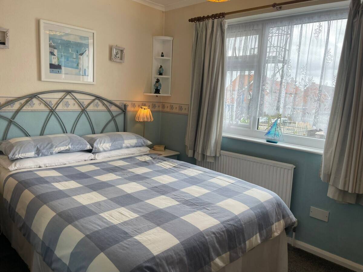 LINCOLNSHIRE COAST - 7 BEDROOM GUEST HOUSE CLOSE TO THE SEAFRONT Photo 13
