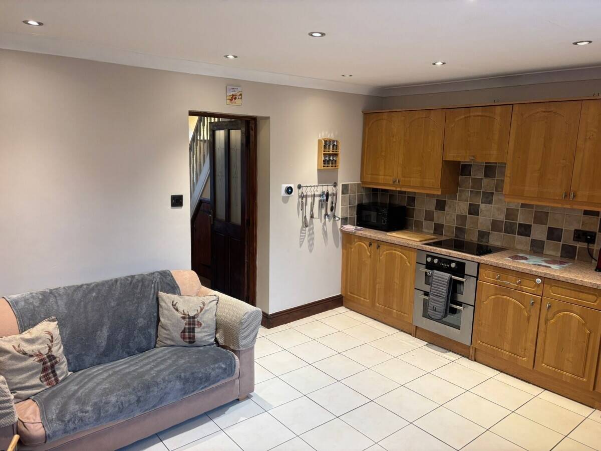 Well-known, Modern, Recently Refurbished Freehold Group of Holiday Cottage Properties Photo 13