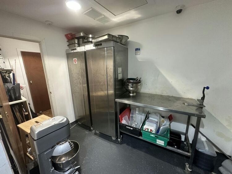 Multi Purpose Licensed Leisure Premises in Paisley. Suited to cafe, soft play, restaurant and more Photo 13