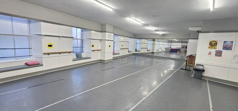 Substantial cafe premises with first floor dance studio within heart of Hamilton town centre Photo 13