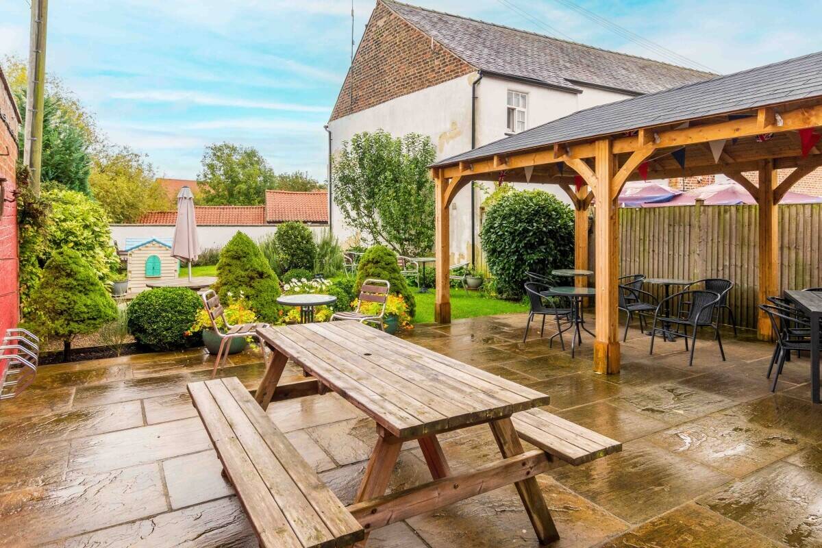 White Rose Book Cafe, Market Place, Thirsk Photo 13