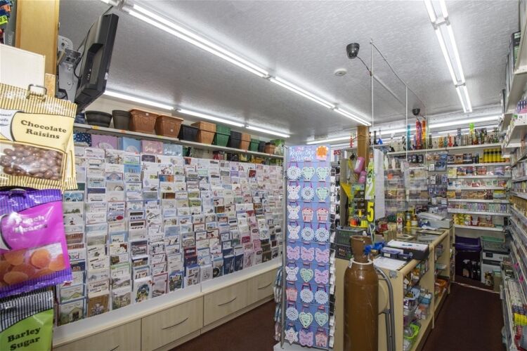 Investment Unit Opportunity – Retail Unit with Office Space & Yard Photo 13