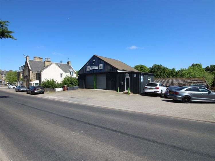 Ardgay Garage Photo 13