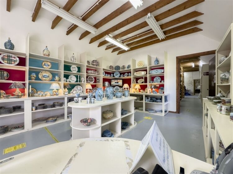Vacant Retail Unit (Formerly The Tain Pottery) Photo 13