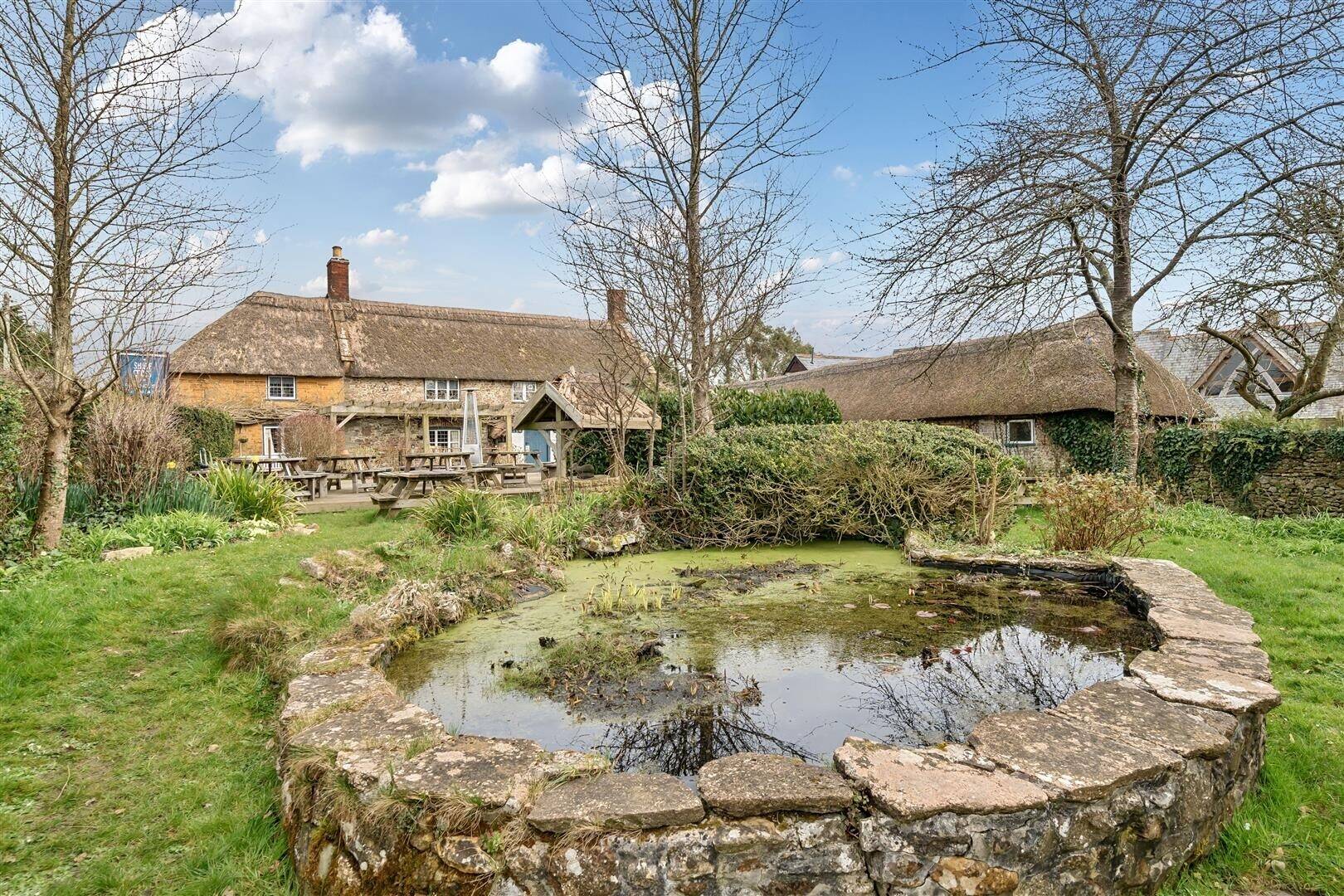 Thatched Dorset Country Freehouse With 3 Bedroom Accommodation, Near Bridport Photo 13