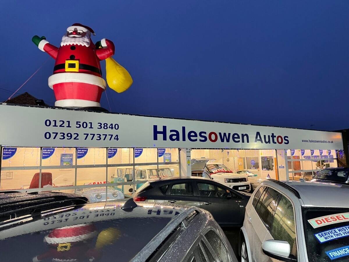 CAR SALES BUSINESS INCLUDING FREEHOLD/ DEPOSIT WITH OPTION TO PURCHASE AFTER RENTALPERIOD POSSIBLE