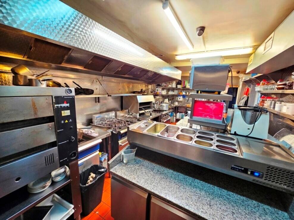 SUPERBLY FITTED 90-COVER RESTAURANT FOR SALE IN SOUTHEND-ON-SEA, ESSEX Photo 13