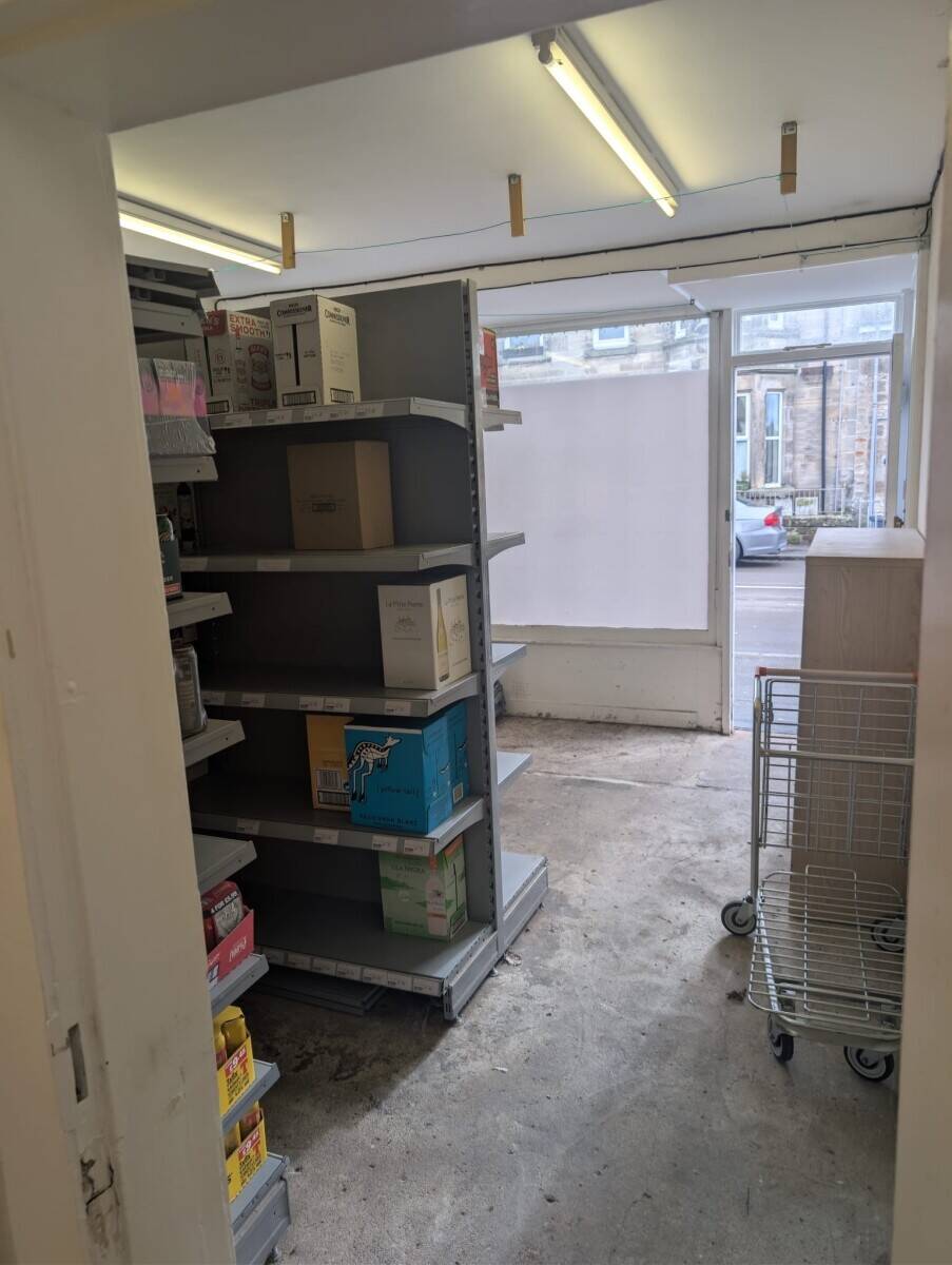 Very Popular Freehold Family Run Convenience Store (ref 1805) Photo 13