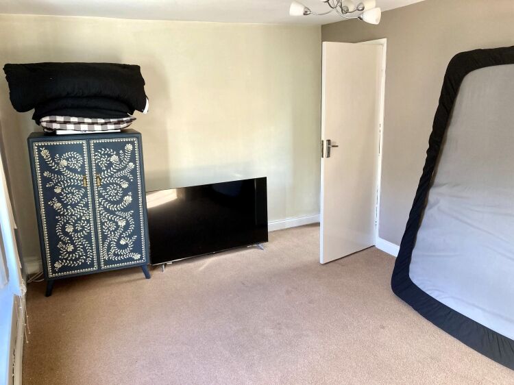 INVESTMENT PROPERTY OPPORTUNITY WITH ACCOMMODATION OR RETAIL PREMISES