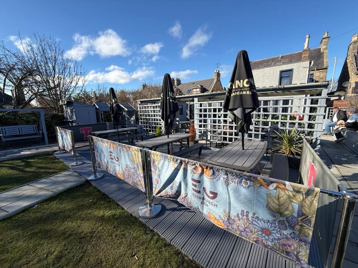 An Impressive Multi-Income Hotel Offered in Immaculate Condition (ref 1807)