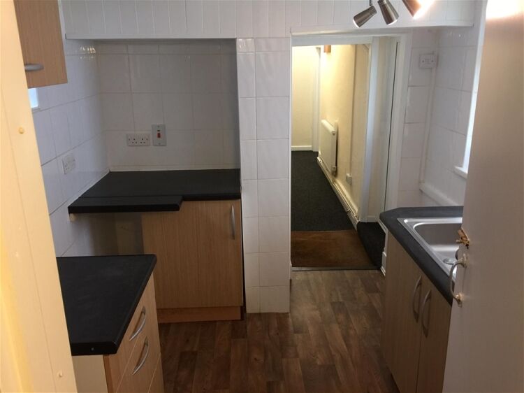 Auction Lot: Block of 4 x Investment Flats, Torquay, Devon For Sale in Torquay Photo 13