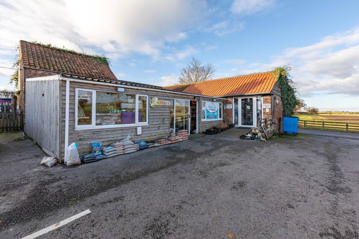Established Aquatic and Pet Business with 4 bed Home North Yorkshire