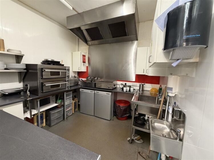Licenced Trade, Pubs & Clubs For Sale in Cleckheaton Photo 13