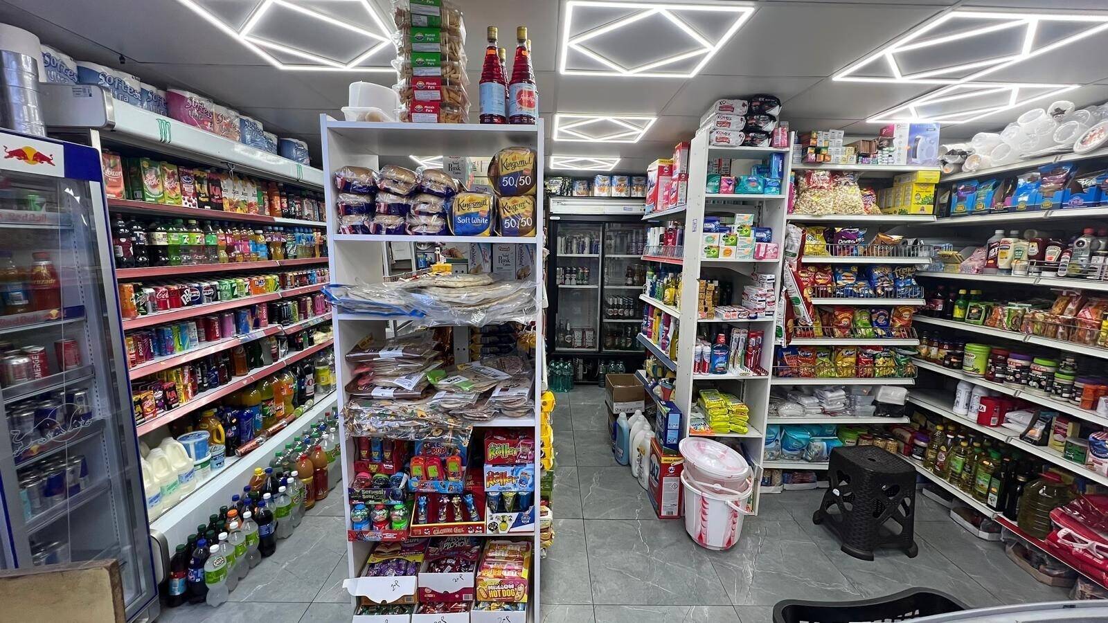 PRIME OFF LICENCE LEASE FOR SALE IN BUSY LOCATION IN SOUTHALL WITH HIGH POTENTIAL TO INCREASE SALES. Photo 13