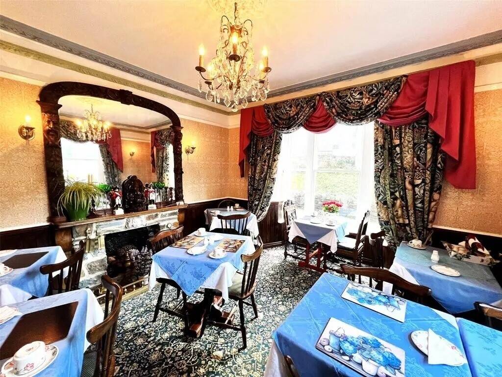 11 BED-GUEST HOUSE, TEA ROOM & SEPARATE 3 BED OWNERS’ COTTAGE