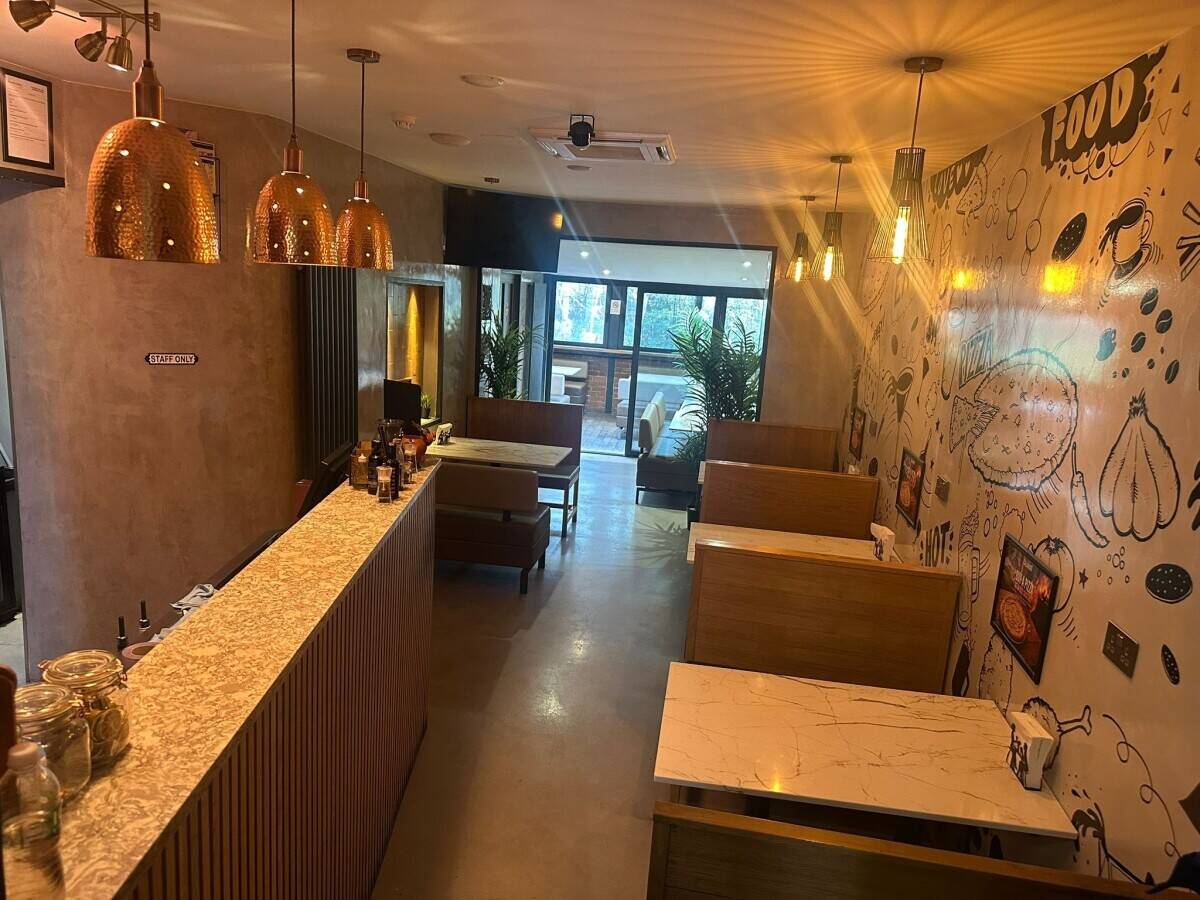 High Turnover Established Italian Pizza Restaurant for Sale – East London (80 covers) Photo 13
