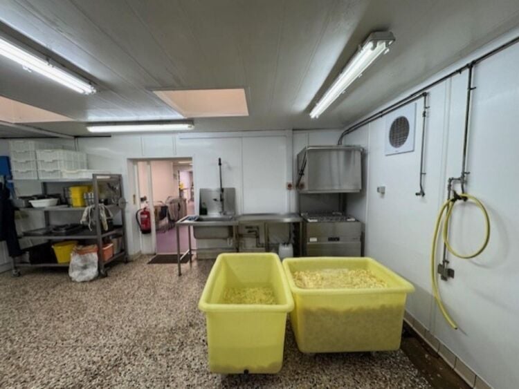 Leasehold Fish & Chip Takeaway Located In Balsall Common Photo 13