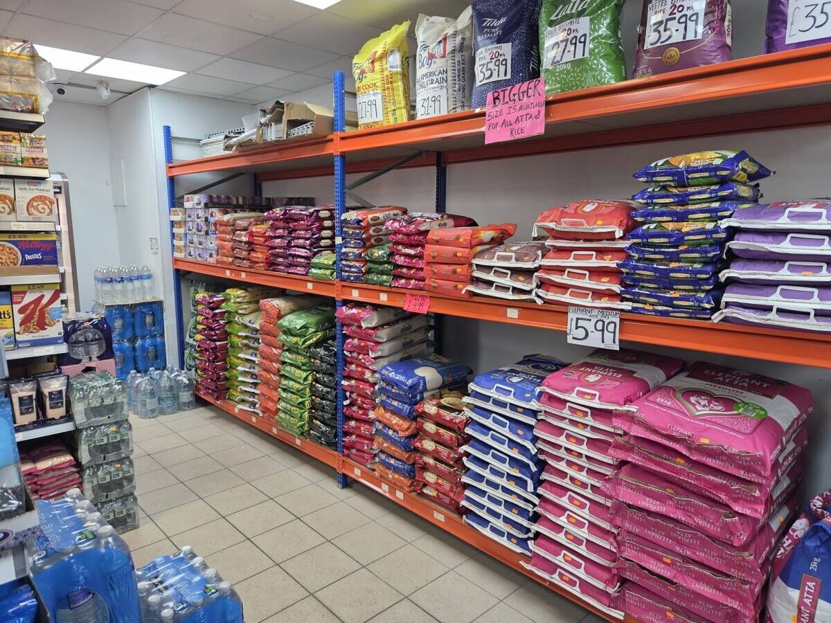 Convenience Store, Cash & Carry For Sale On Chadwell Heath, High Road Photo 13