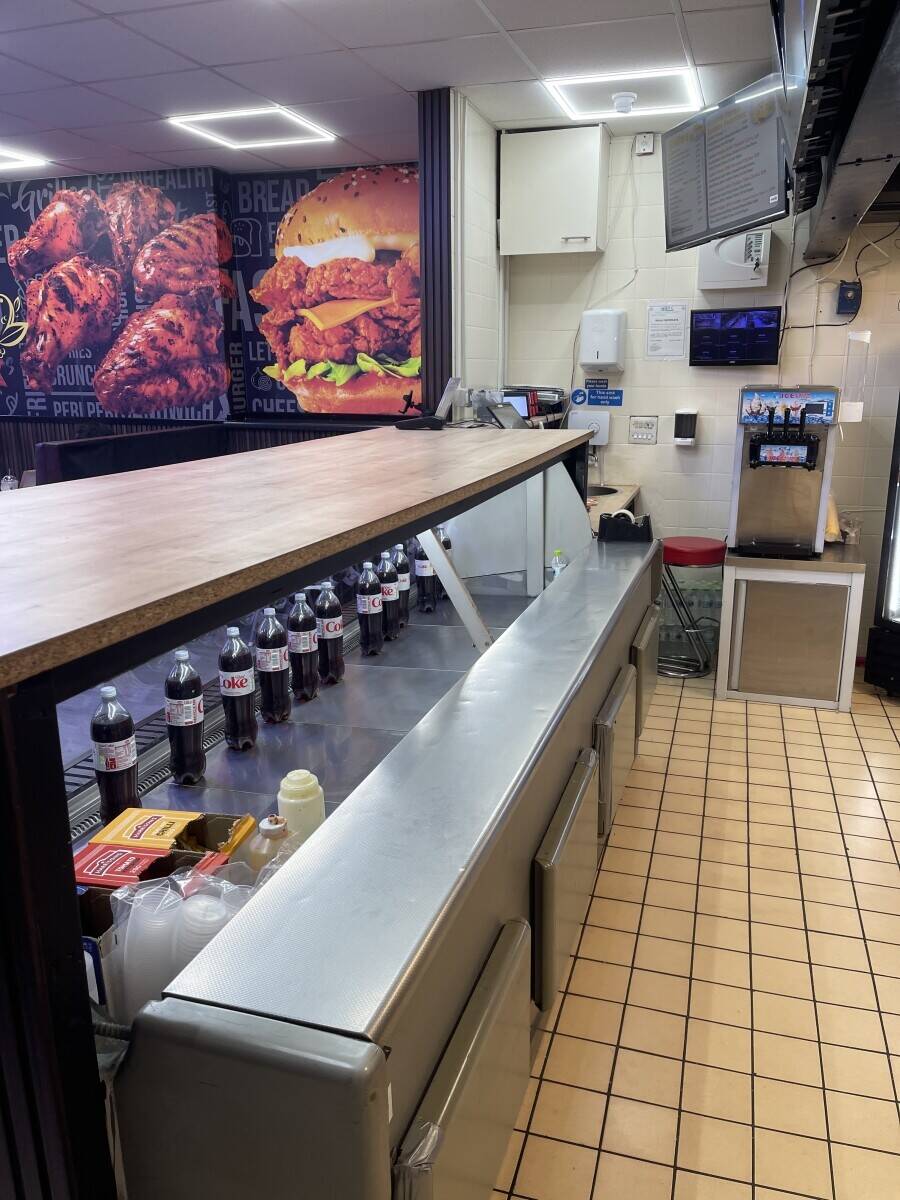Fully fitted fast food takeaway in the heart of Bedford Town Centre Photo 13