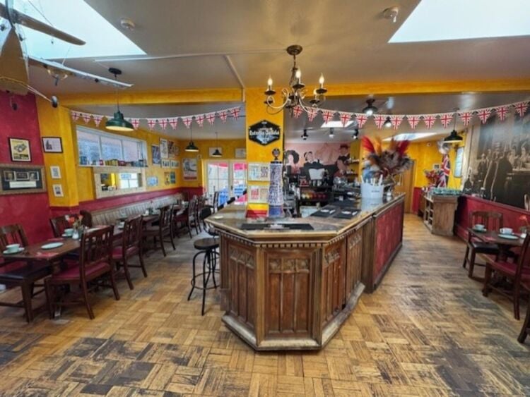 Leasehold Vintage Tea Rooms & Cocktail Bar Located In Stratford Upon Avon Photo 13