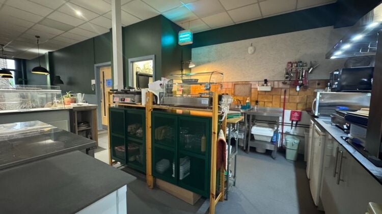 DAYTIME COFFEE SHOP/CAFE & IN HOUSE CATERERS