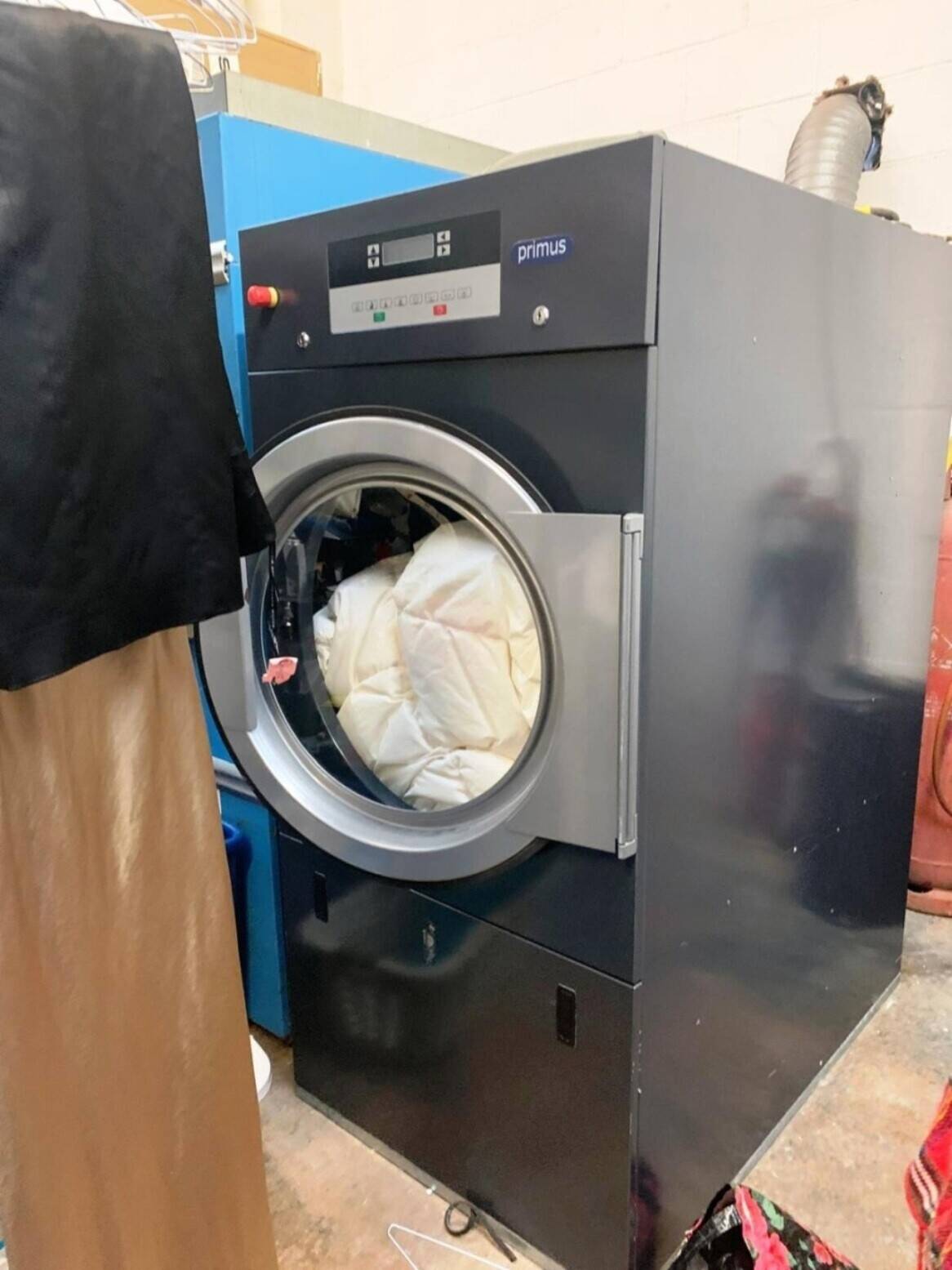 DRYCLEANER / LAUNDRY & SERVICED WASHES FOR SALE IN BARNSTAPLE, DEVON