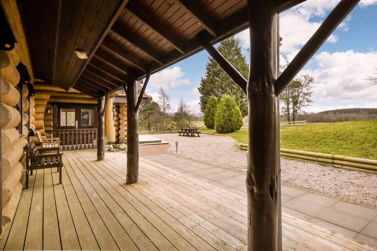 A Stunning Log Cabin with a Substantial Income Stream in The Cairngorm National Park (ref 1819)