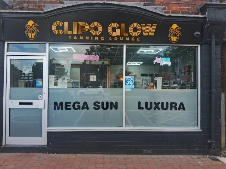 Clipo Glow Tanning Lounge Photo 13