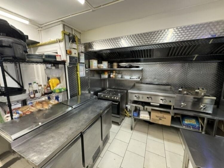 Leasehold Greek Takeaway & Restaurant Located In Rugby