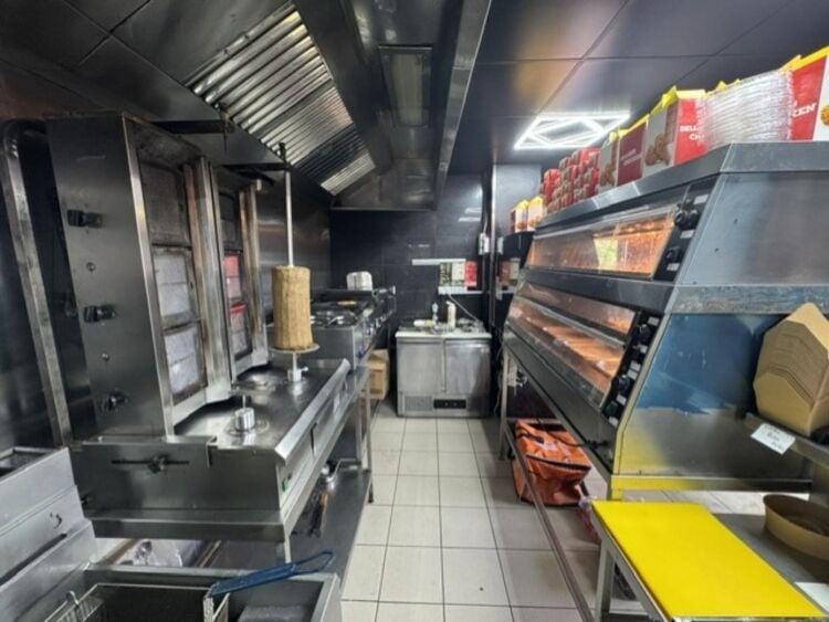 Leasehold Fast Food Takeaway Located In Castle Bromwich, Birmingham Photo 13