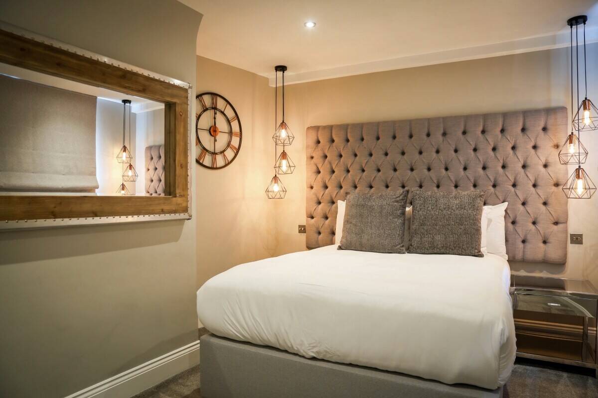 CHESTER CITY CENTRE - 16 LUXURY APARTHOTEL APARTMENTS BAR/RESTAURANT & P/P FOR AN ADDITIONAL 7 UNITS