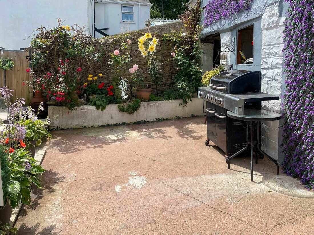 A Charming Boutique Guest House – Prime Brixham, Devon Coastal Location Photo 13