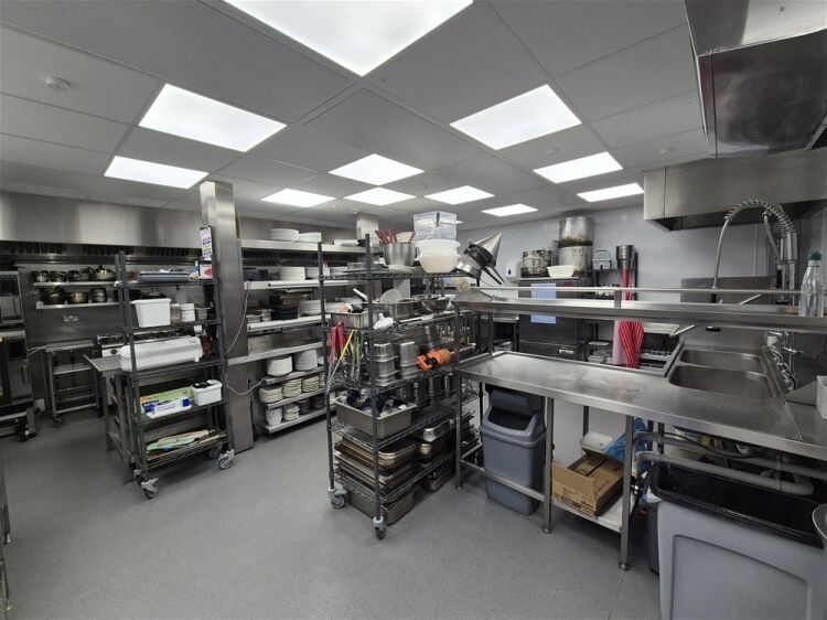Licenced Trade, Pubs & Clubs For Sale in Leeds Photo 13