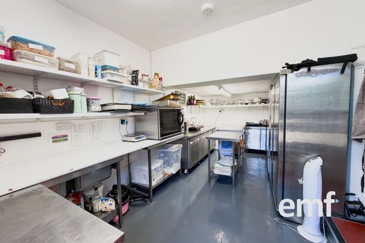 Freehold Commercial Investment