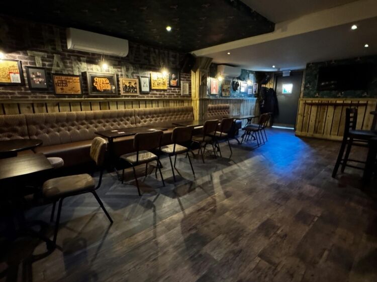 Woodpecker Restaurant & Bar