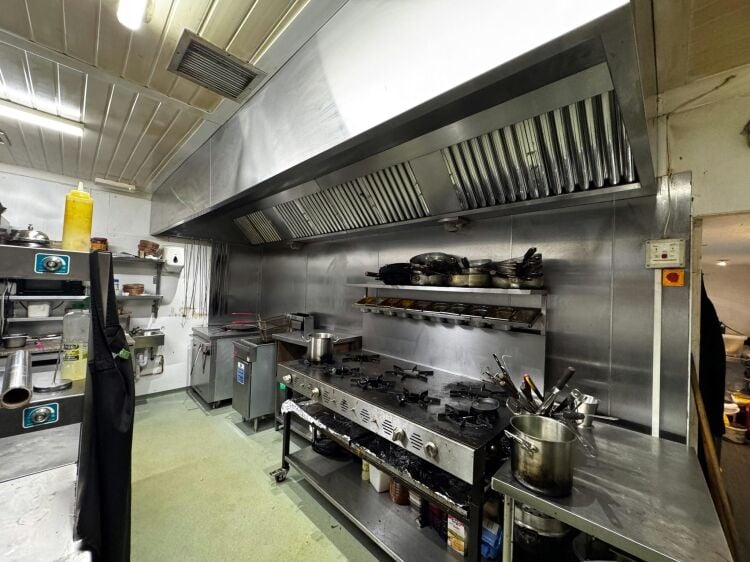 60 cover Indian Restaurant with Huge Potential Photo 13