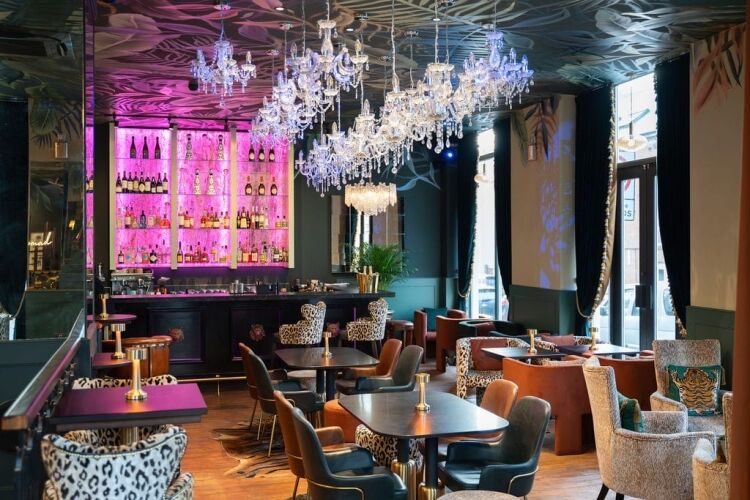 Leasehold Cocktail Lounge & Kitchen Located In Leamington Spa