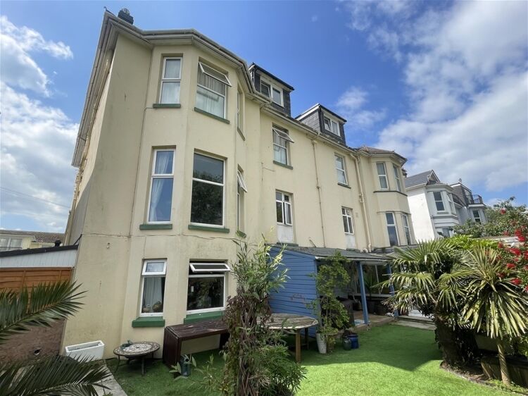 Seaside Town 19-Bed HMO with Extensive Owners Accommodation For Sale in Paignton Photo 13