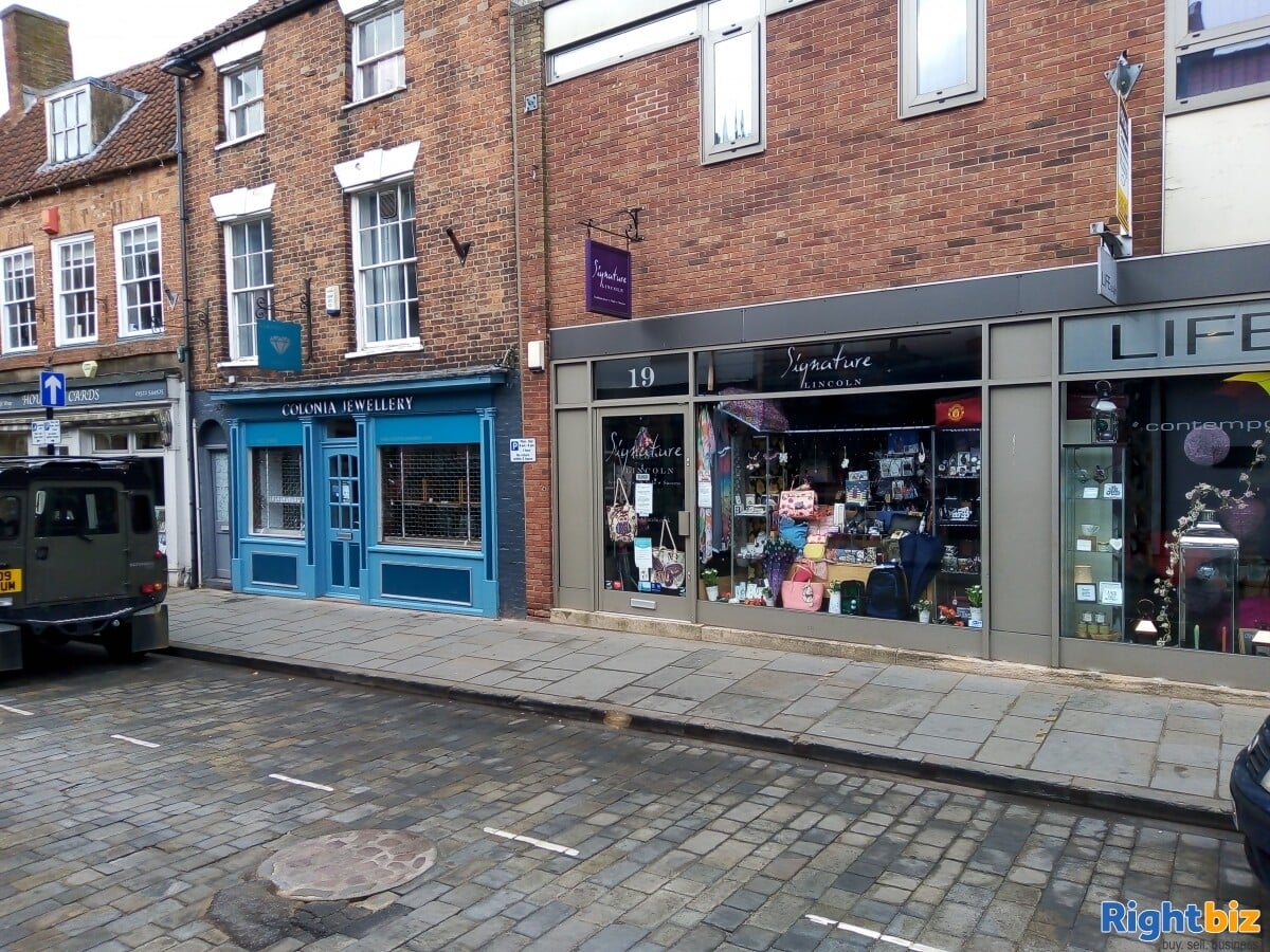 Well Established Handbag and Accessories Store in Lincoln. Premium Bailgate Location