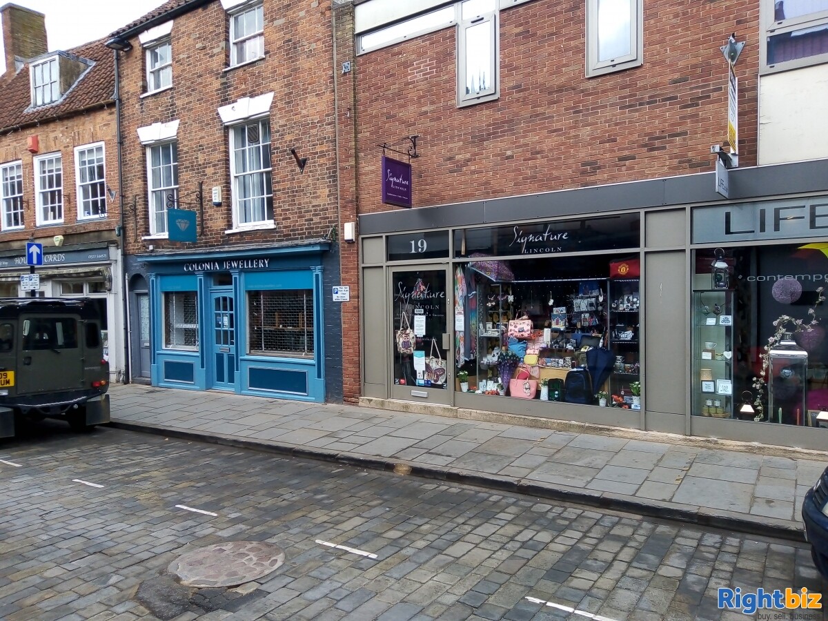 Well Established Handbag and Accessories Store in Lincoln. Premium Bailgate Location Photo 14