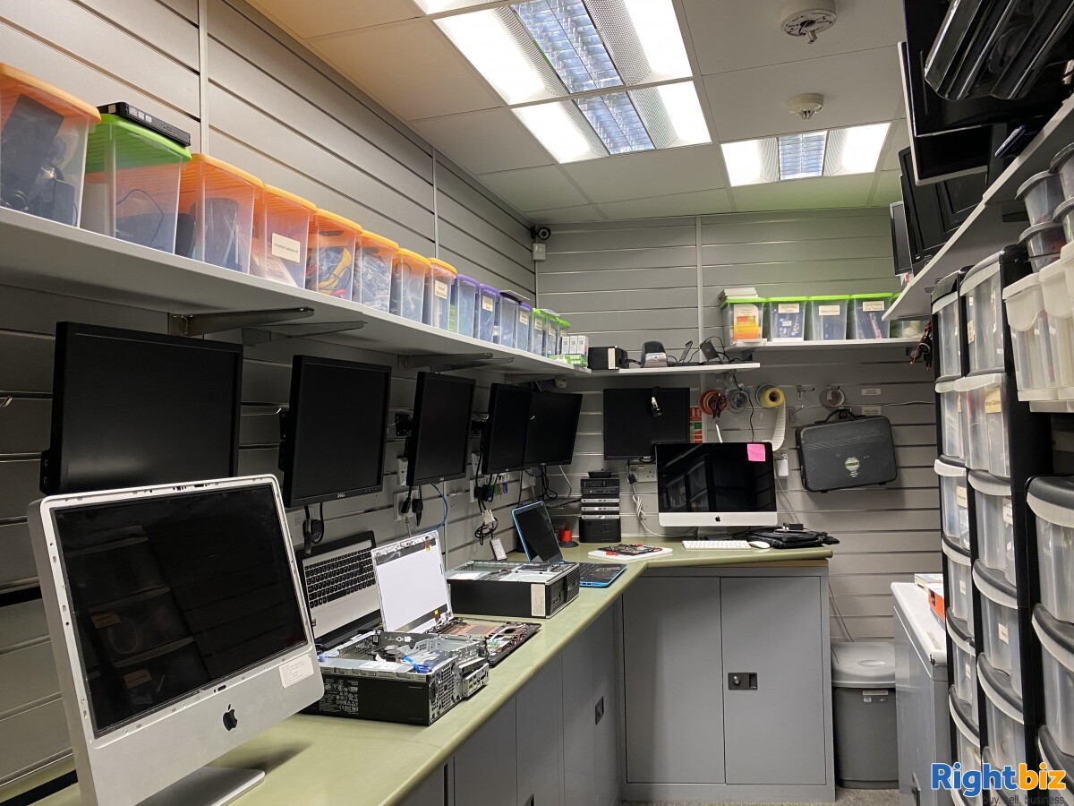 Computer Repair Retail Sales & Electronics Trade-in Store for Sale in Wellingborough, Northants