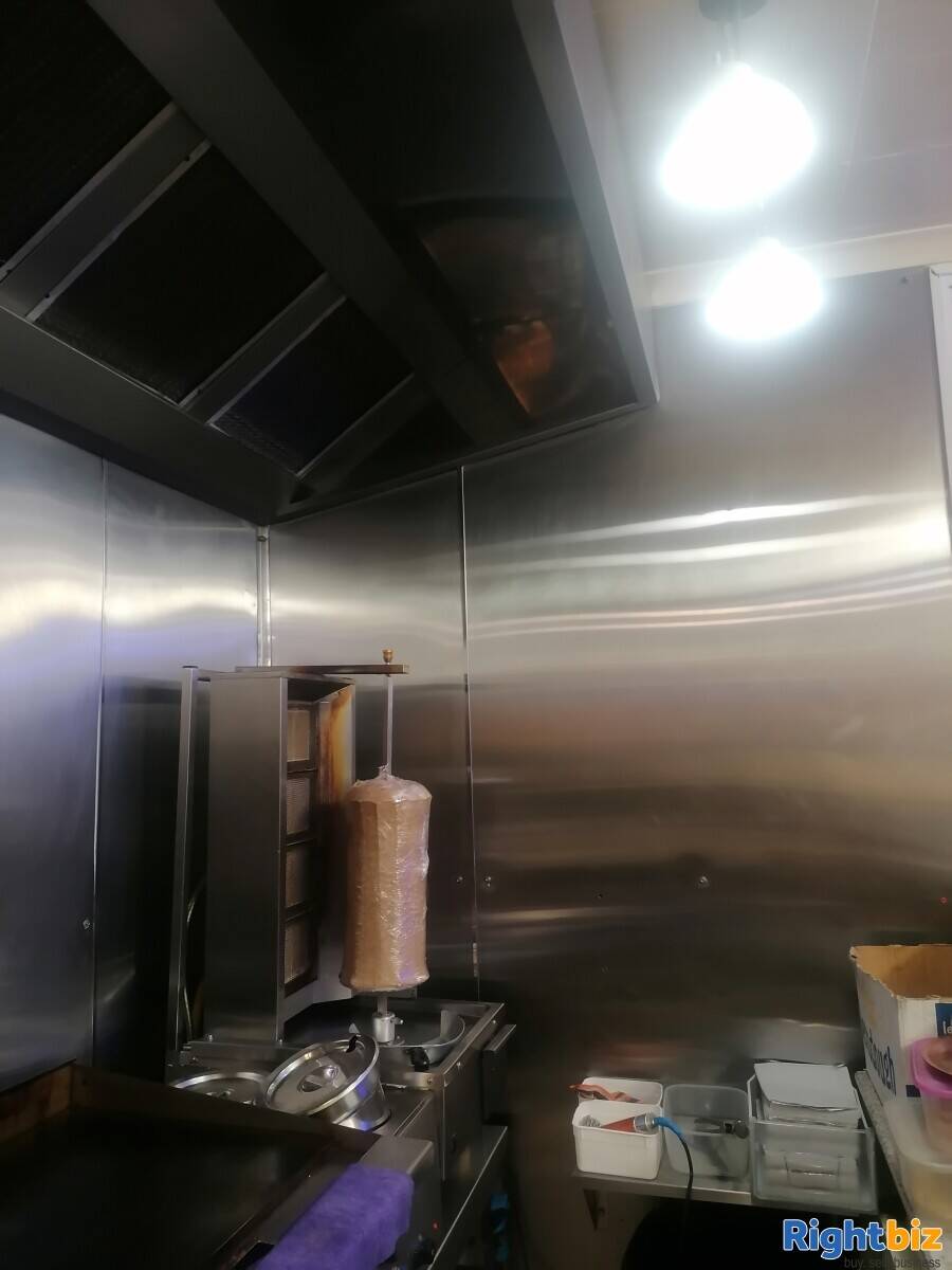 Successful Takeaway for sale with 2 Bedroom Accommodation Doncaster