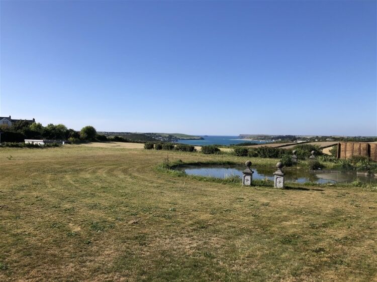 One of Cornwall’s Finest Country Inns, Restaurant & Hotel For Sale in Wadebridge