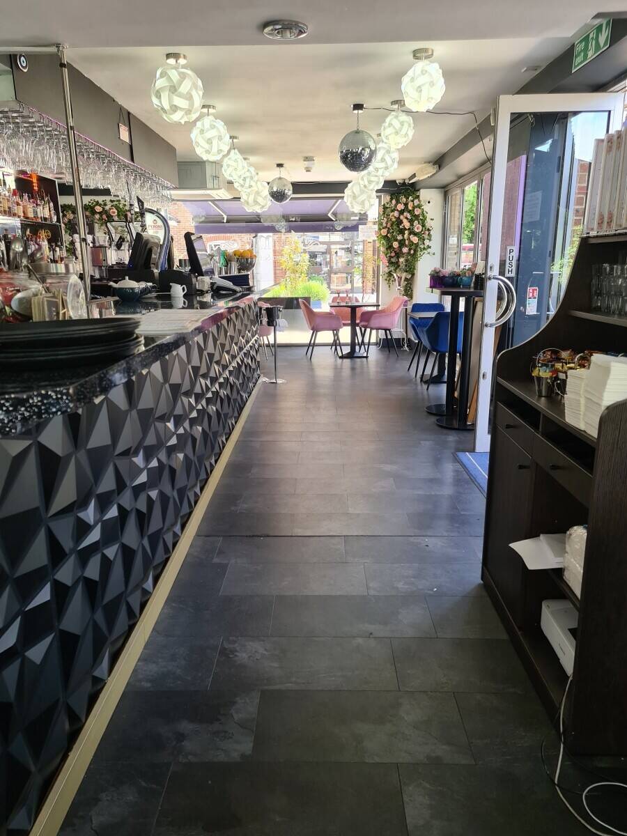 Leasehold Bistro & Bar for Sale , Open for Partnership