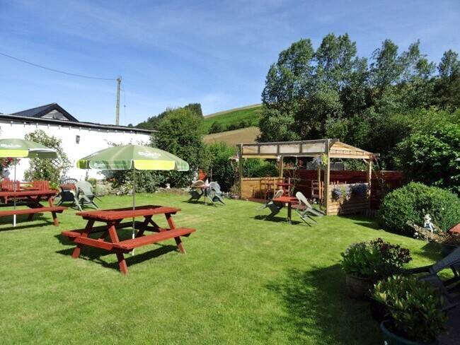 POWYS - 16TH CENTURY MAIN ROAD COUNTRY INN