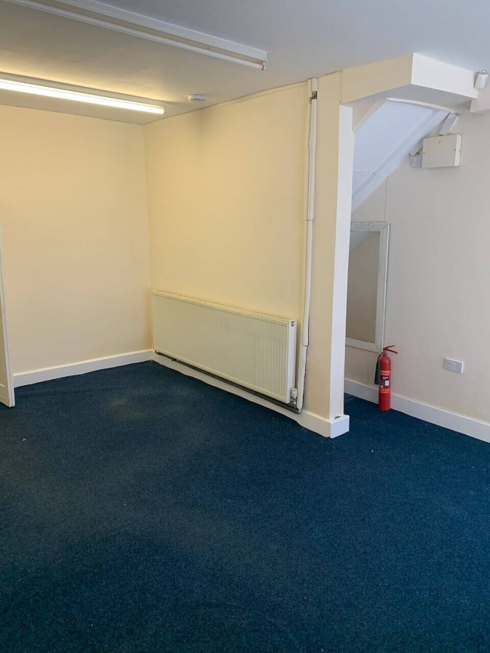GROUND FLOOR RETAIL SPACE IN BIRMINGHAM - NO PREMIUM